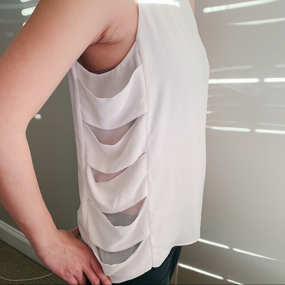 BCBGMAXAZRIA White Sleeveless Blouse - Picture 3 of 4